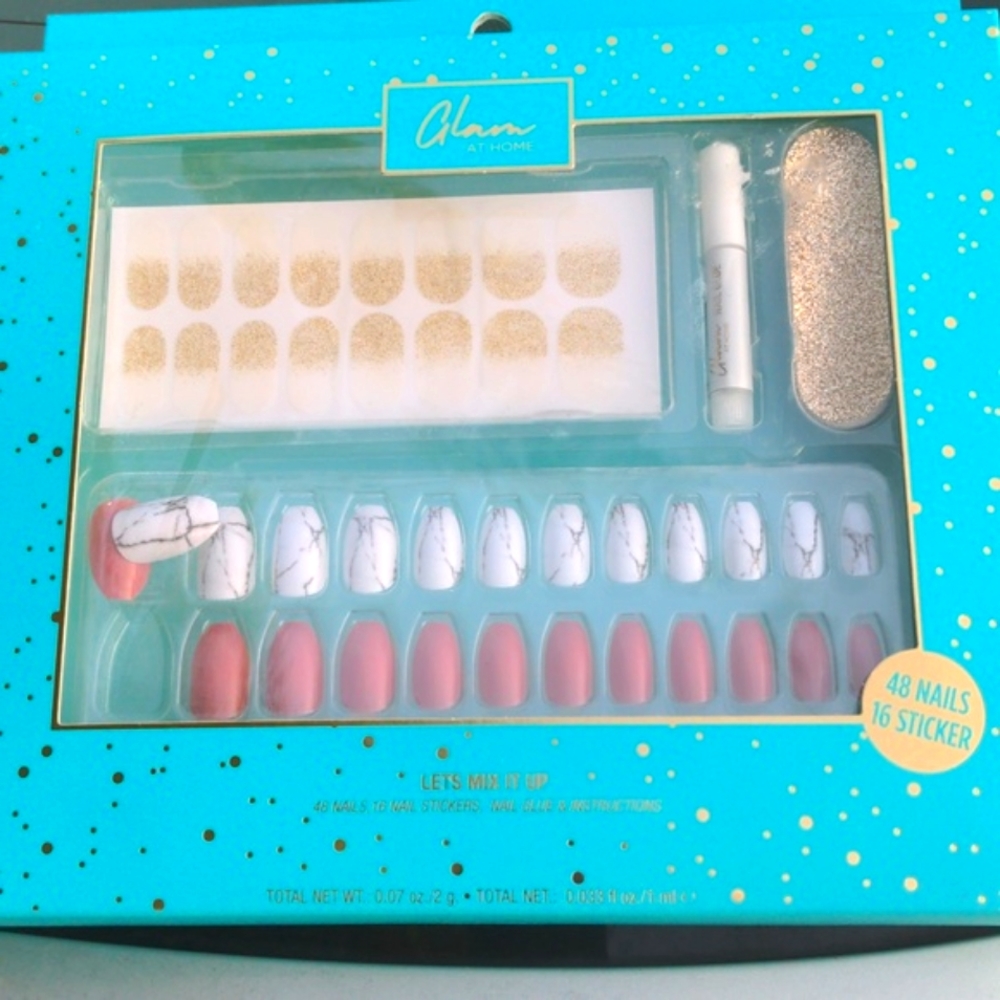 Glam at Home by Giordano Colors Nail Kit "Let's Mix It Up" Artificial Nail Kit